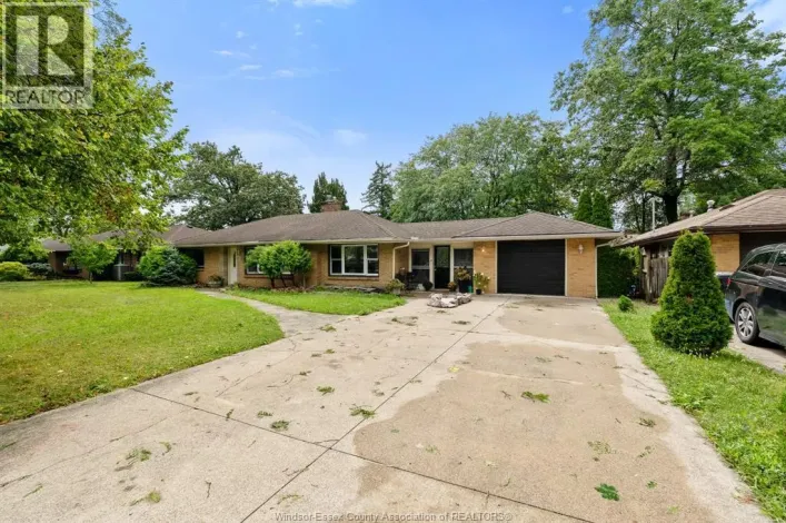 2725 BUCKINGHAM DRIVE, Windsor