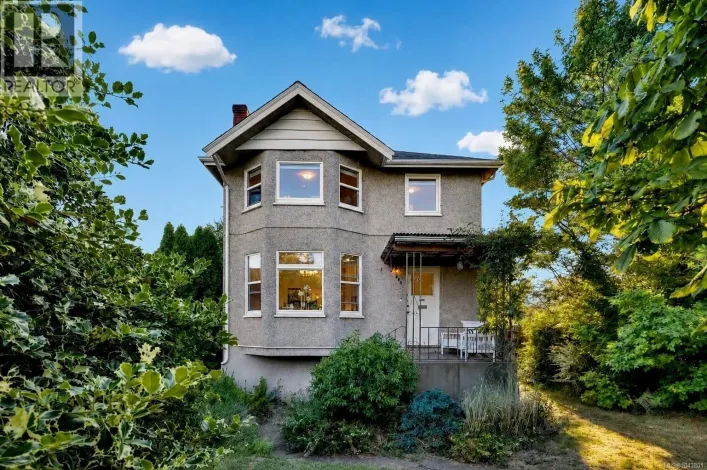 2726 Prior St, Victoria