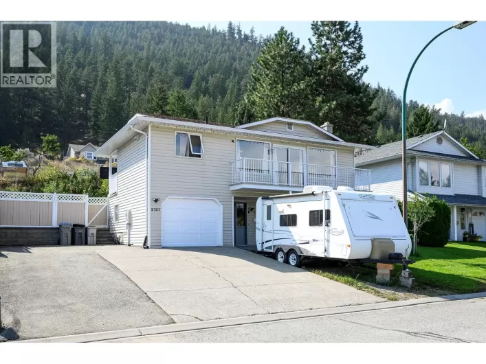 2727 QU'APPELLE Boulevard, Kamloops