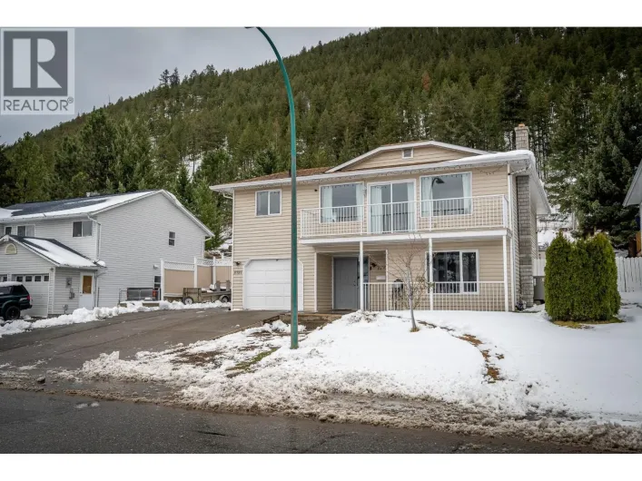 2727 QU'APPELLE Boulevard, Kamloops
