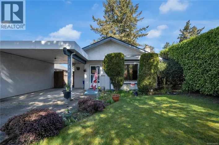 2730 Glen Lake Pl, Langford