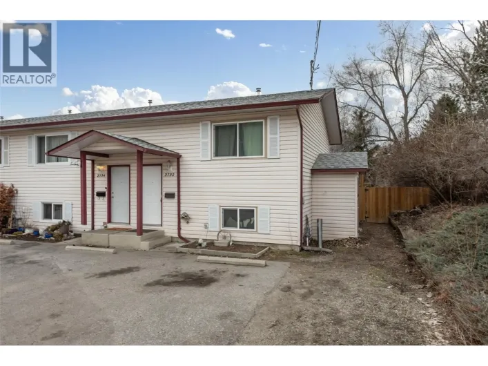 2732 Riffington Place, West Kelowna