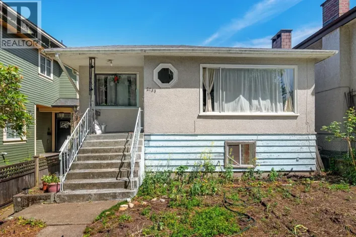 2733 E 28TH AVENUE, Vancouver
