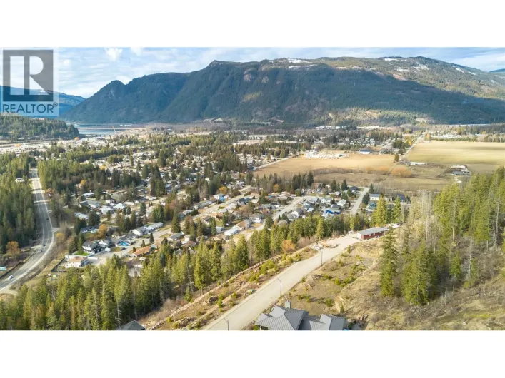 274 Bayview Drive, Sicamous