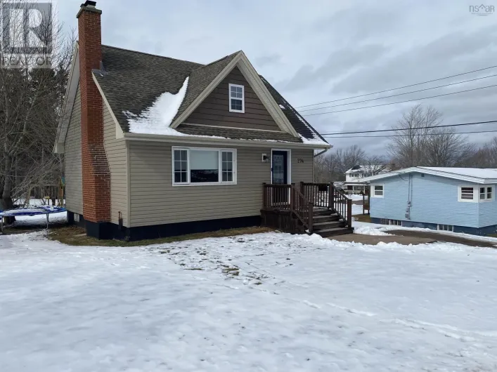 274 Pleasant Street, Truro