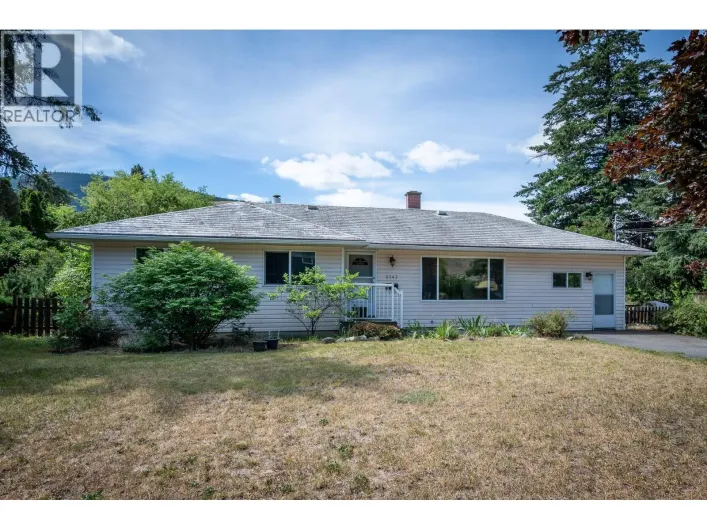 2743 THOMPSON Drive, Kamloops