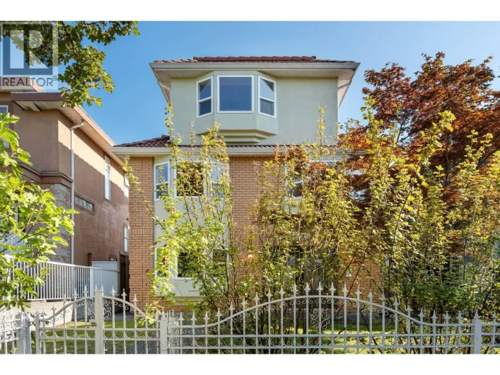 2748 E 23RD AVENUE, Vancouver