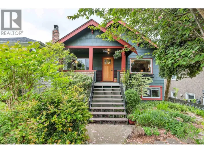 2749 TRIUMPH STREET, Vancouver