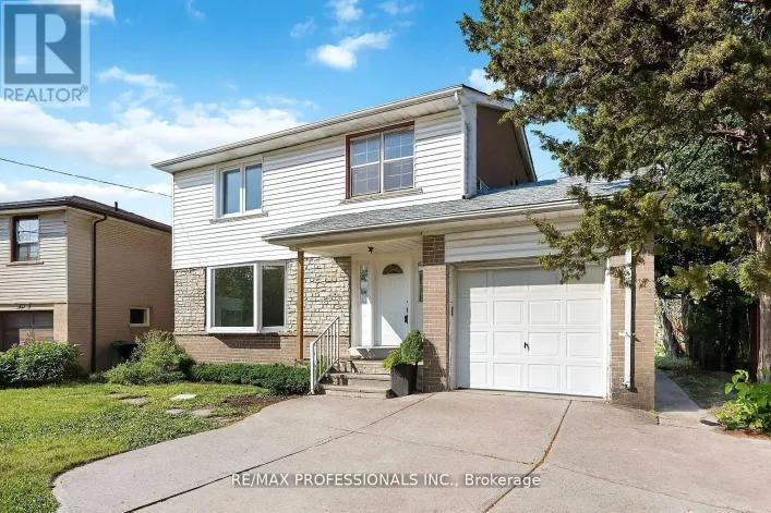 275 JEFFCOAT DRIVE, Toronto