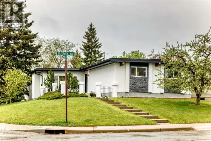 275 Silverview Way NW, Calgary