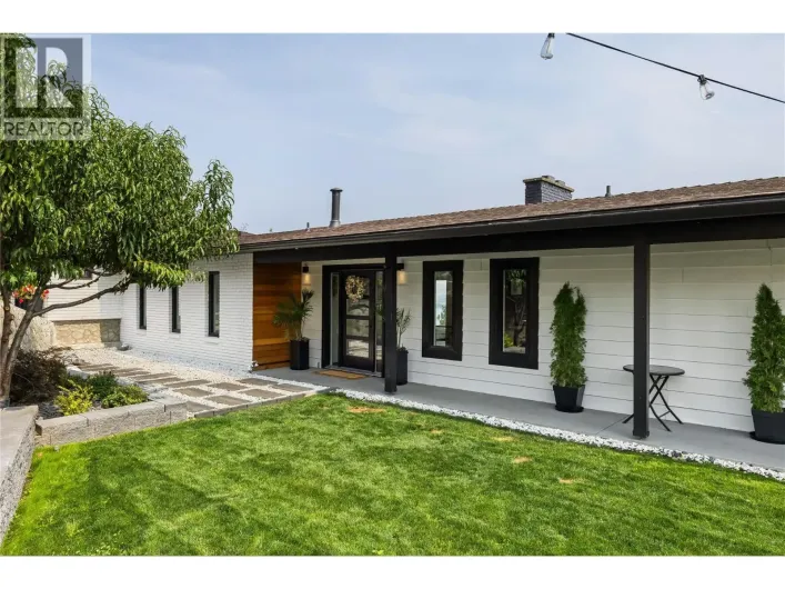 2751 Lakeview Road, West Kelowna