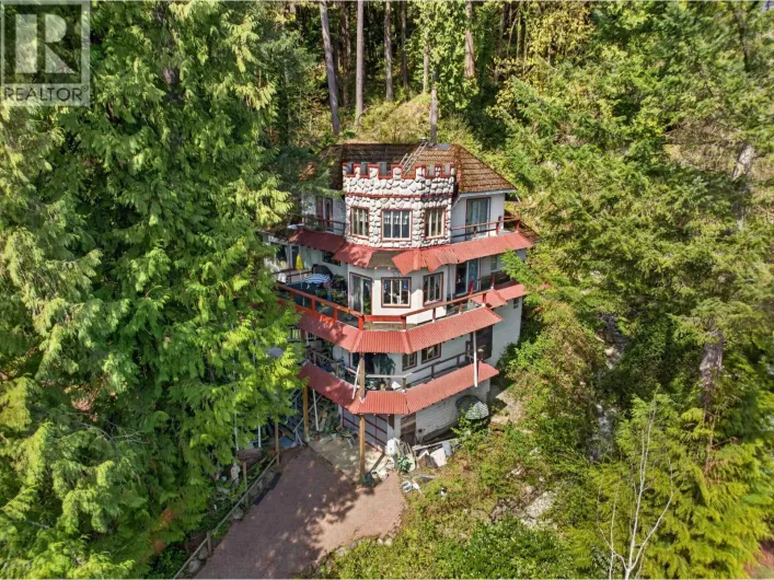 2755 PANORAMA DRIVE, North Vancouver