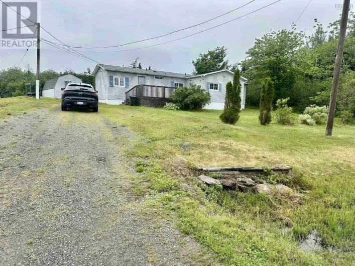 276 Highway 320, Louisdale
