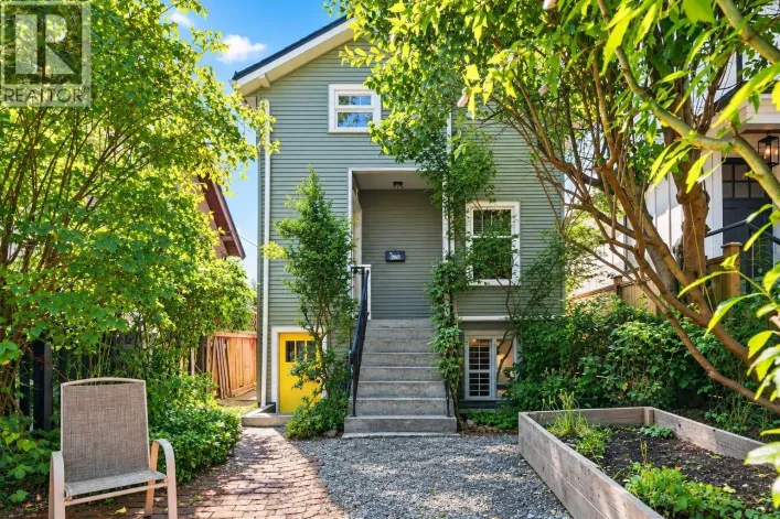 2764 DUNDAS STREET, Vancouver