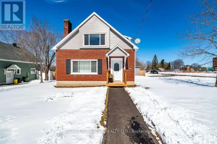 277 DICKSON STREET, Pembroke