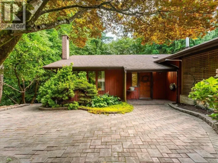 277 E BRAEMAR ROAD, North Vancouver