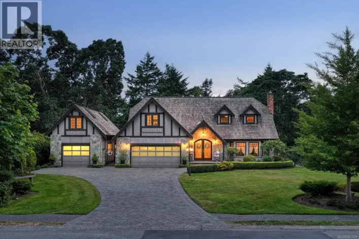 2773 Arbutus Rd, Saanich