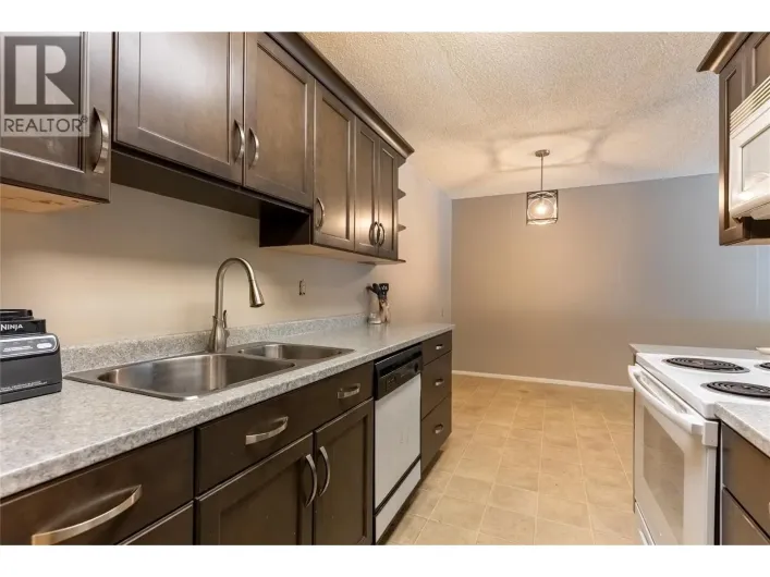 279 Alder Drive Unit# 101, Logan Lake