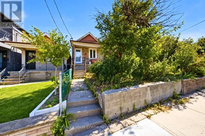 279 MCROBERTS AVENUE, Toronto