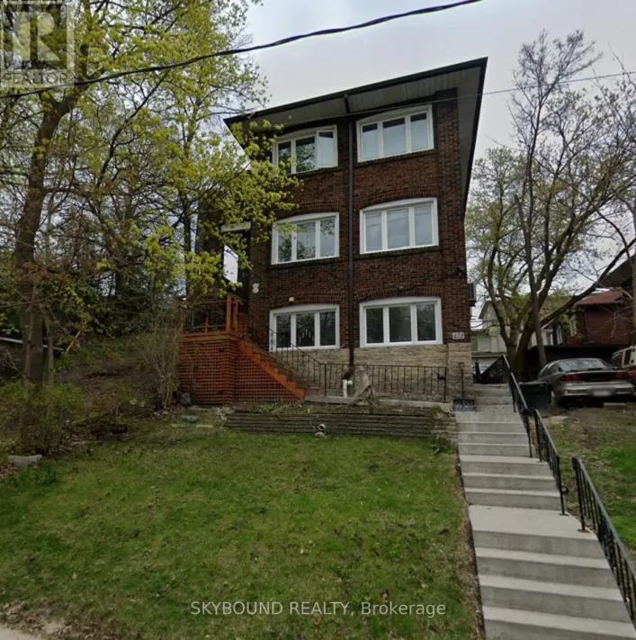 27A RIDOUT STREET, Toronto