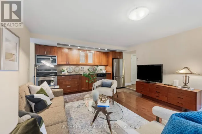 27A RIDOUT STREET, Toronto