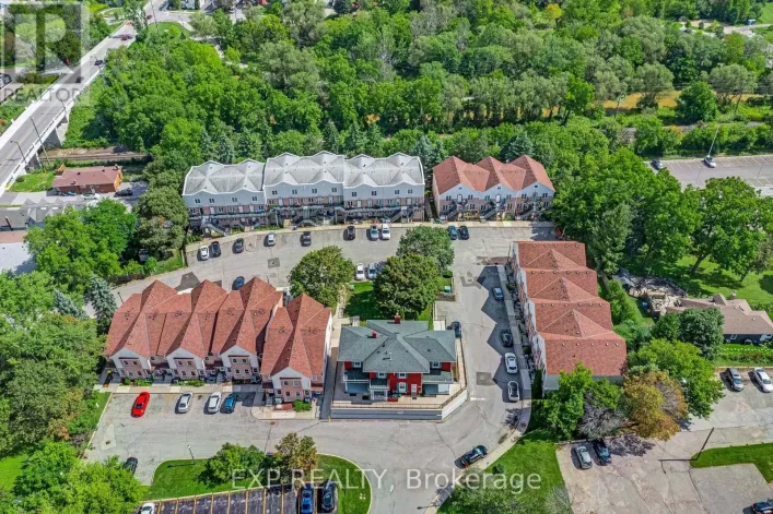 28 - 115 MAIN STREET S, Newmarket