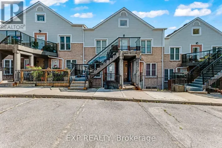 28 - 115 MAIN STREET S, Newmarket