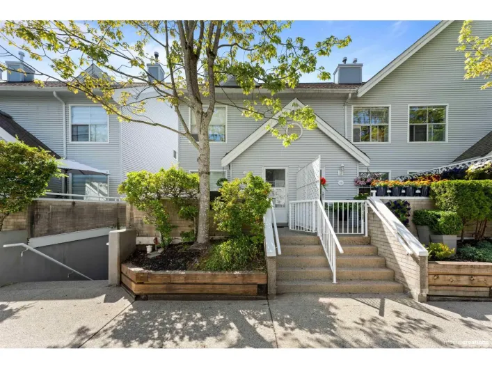 28 13713 72A AVENUE, Surrey