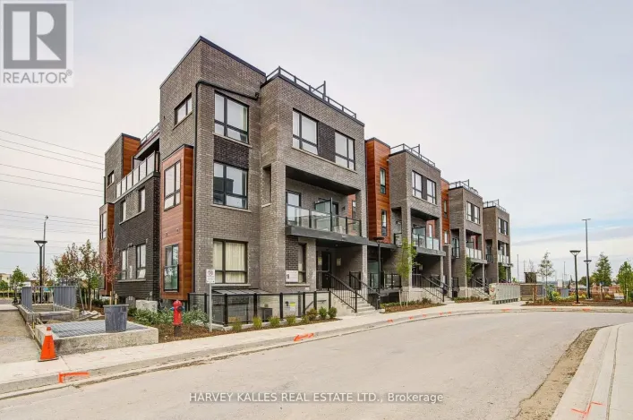 28 - 18 LYTHAM GREEN CIRCLE, Newmarket