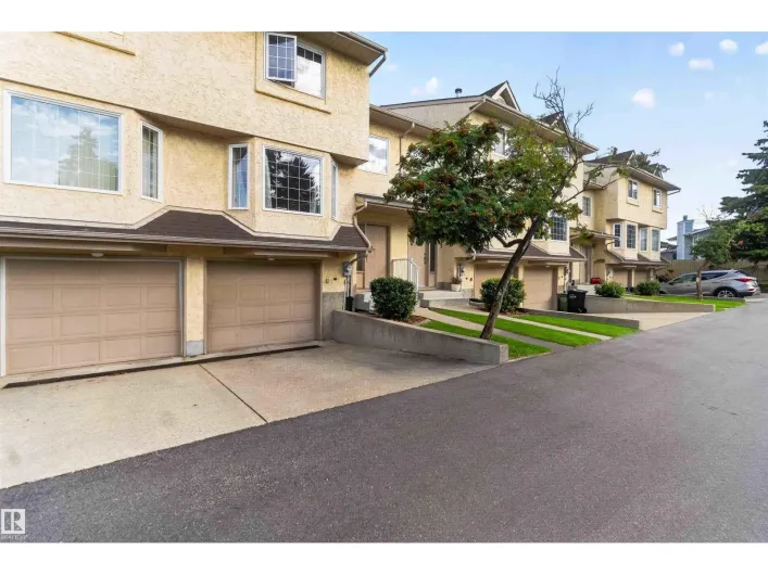 Row / Townhouse for sale: #28 3645 145 AV NW, Edmonton