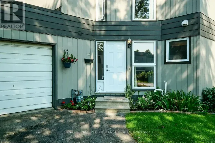 28 - 42 COMPATA WAY, Ottawa