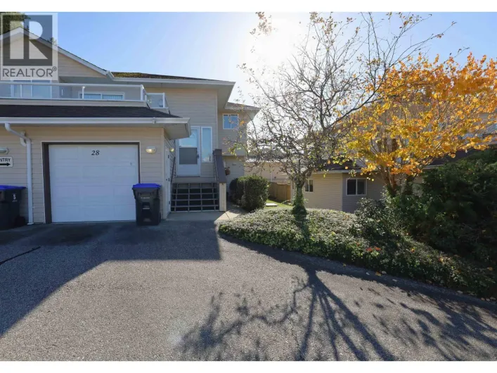 28 5610 TRAIL AVENUE, Sechelt