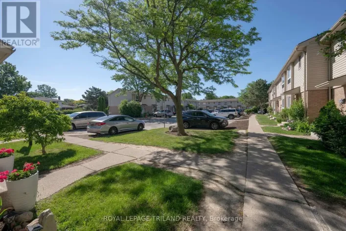 28 - 626 WHARNCLIFFE ROAD S, London South
