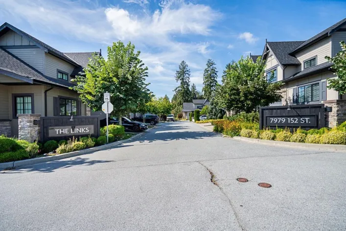 28 7979 152 STREET, Surrey