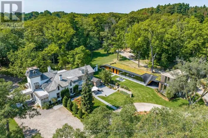 28 8 HIGHWAY, Hamilton