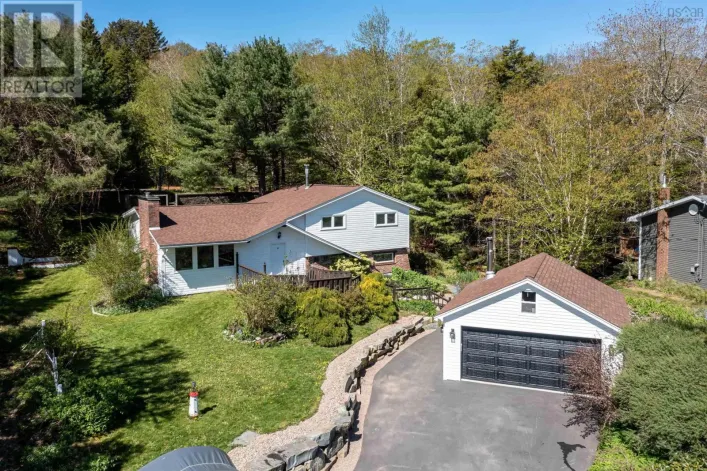 28 Beech Hill Drive, Lake Echo