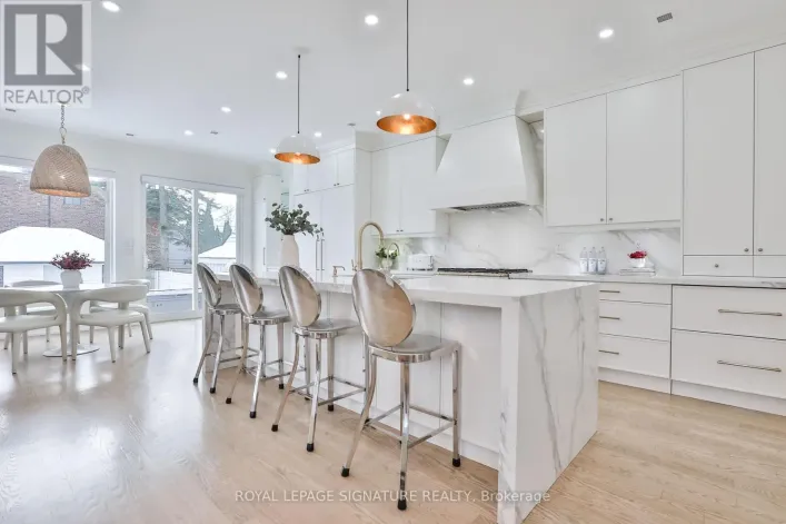 28 BELLE AYRE BOULEVARD, Toronto