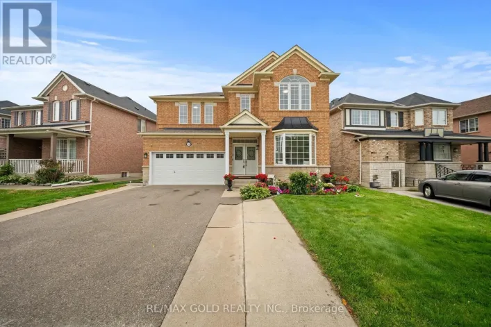 28 BOTTOMWOOD STREET, Brampton