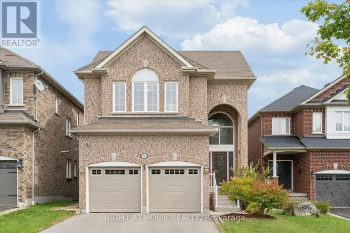 House for sale: 28 BRADFORD COURT, Whitby