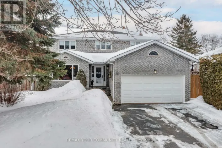 28 CAMROSE DRIVE, Georgina