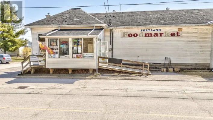 28 COLBORNE STREET, Rideau Lakes
