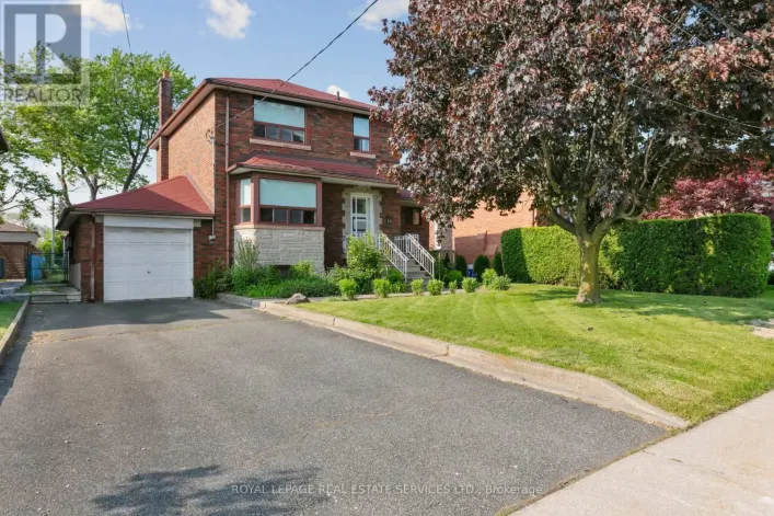28 CORNELIUS PARKWAY, Toronto