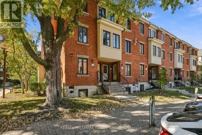 28 CRISPIN PRIVATE, Ottawa