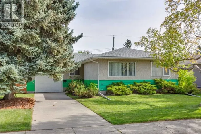 28 Gainsborough Drive SW, Calgary