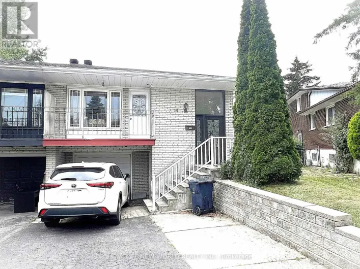 28 GREYHOUND DRIVE, Toronto