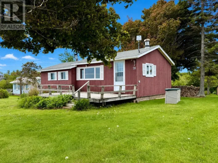 28 Hillwinds Beach Drive, Northport