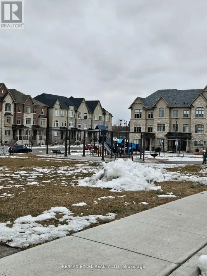 28 ISLAND GREEN LANE, Markham