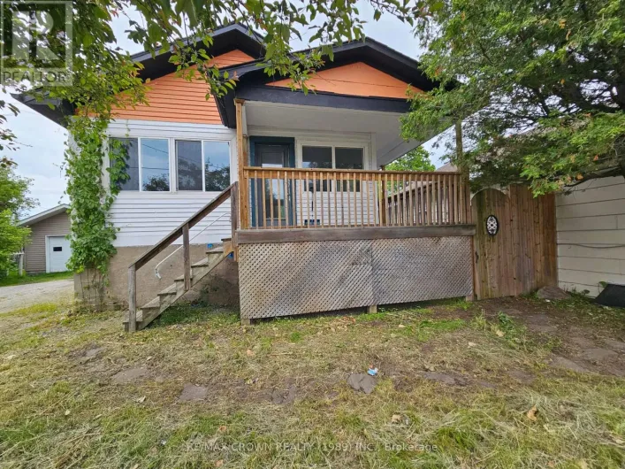 28 LAKESHORE DRIVE, North Bay