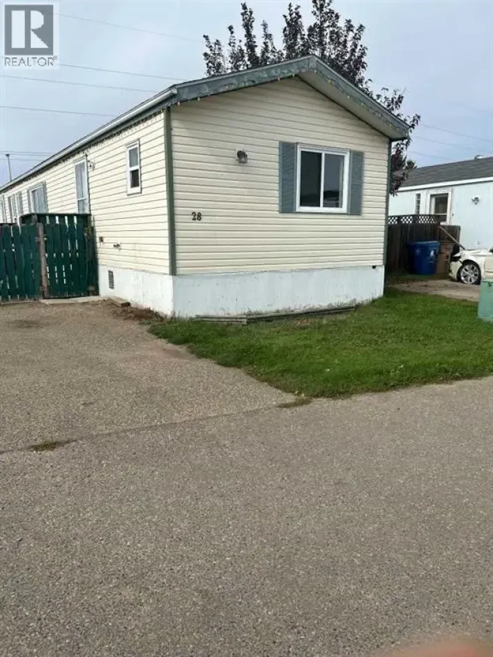 28 Maple Drive W, Brooks