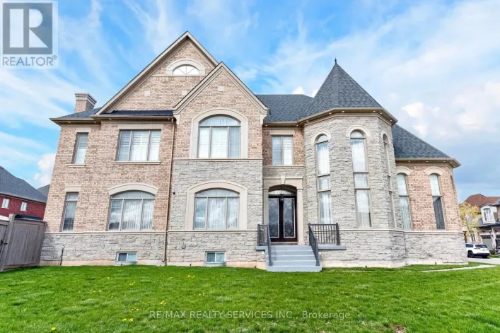 28 PENDERGAST COURT, Brampton